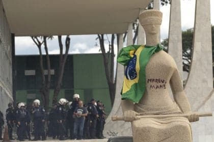 Moraes exige explicações de Débora do Batom sobre tornozeleira