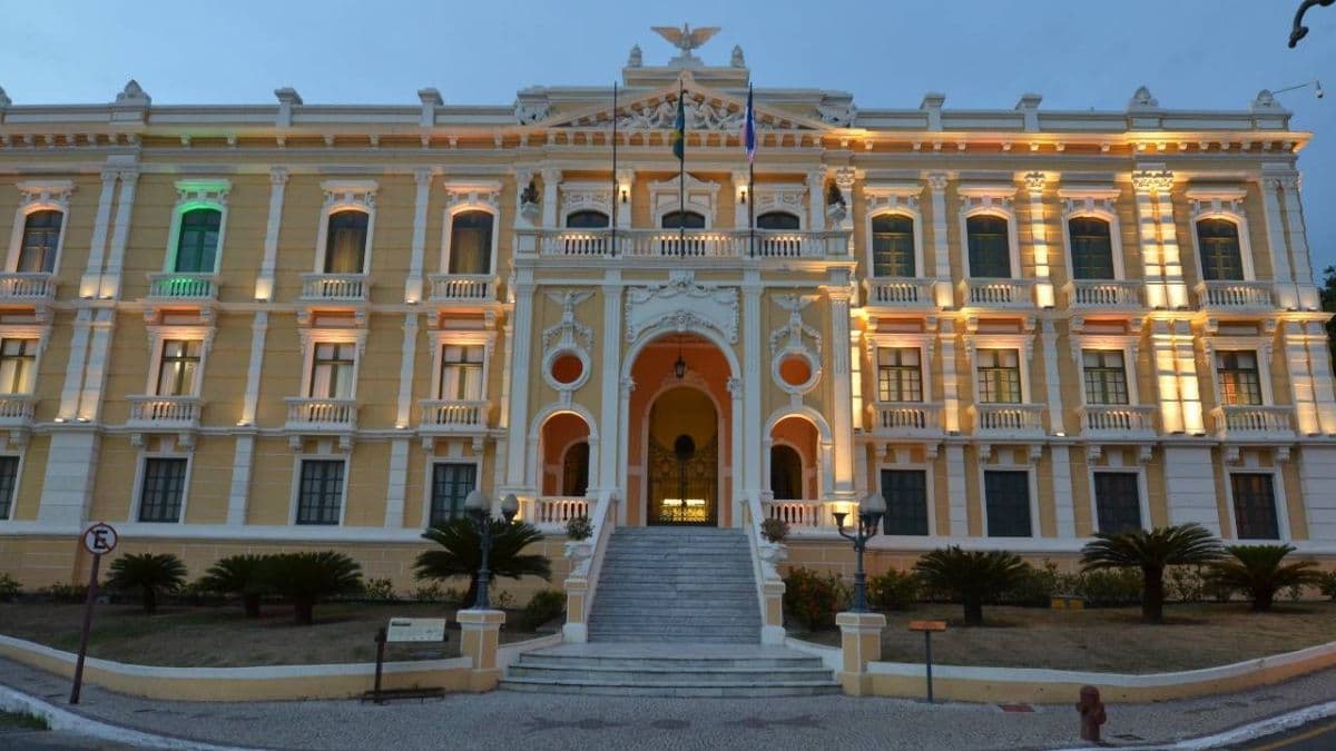 Vitória terá semana ensolarada com chance de chuva no domingo