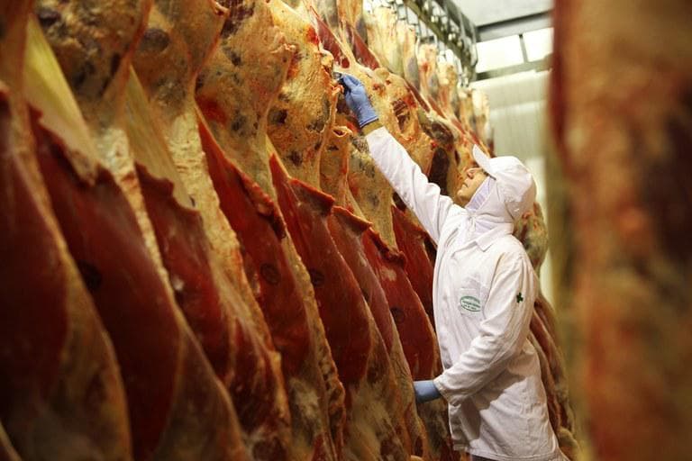 Cota de carne bovina para China se esgota e impacta exportações