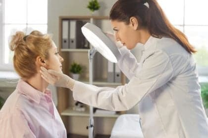 Emagrecimento rápido pode causar envelhecimento facial prematuro