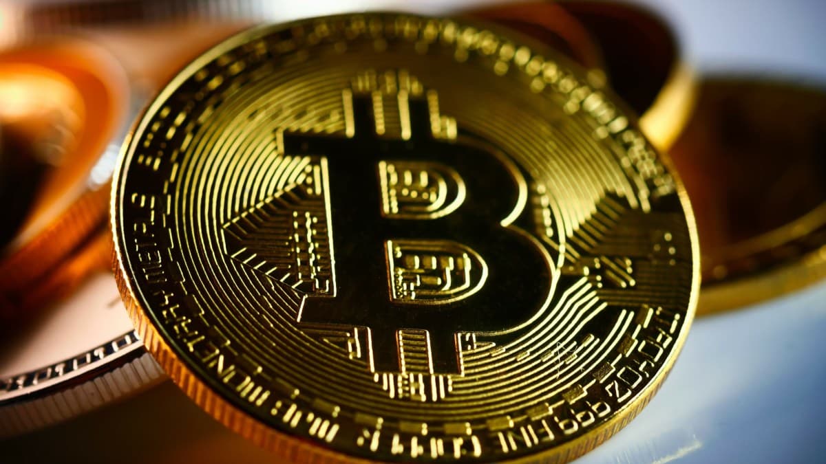 Bitcoin supera US$ 81 mil com expectativas de juros mais baixos