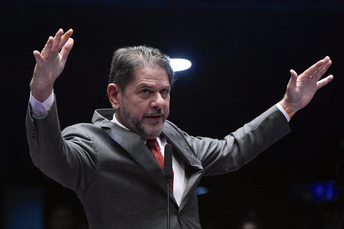 Cid Gomes lidera pesquisa para o Senado no Ceará, segundo Real Time Big Data