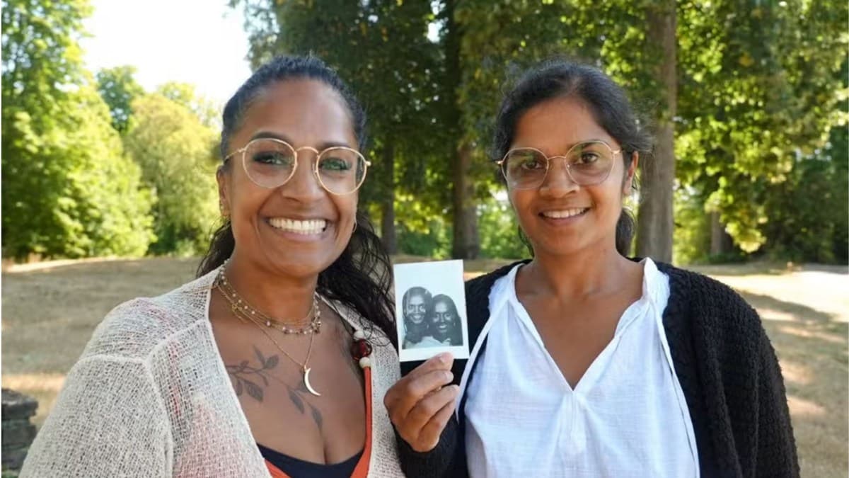 Amigas de infância descobrem serem irmãs biológicas após teste de DNA