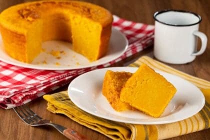 Receitas de bolos de liquidificador sem glúten para o lanche
