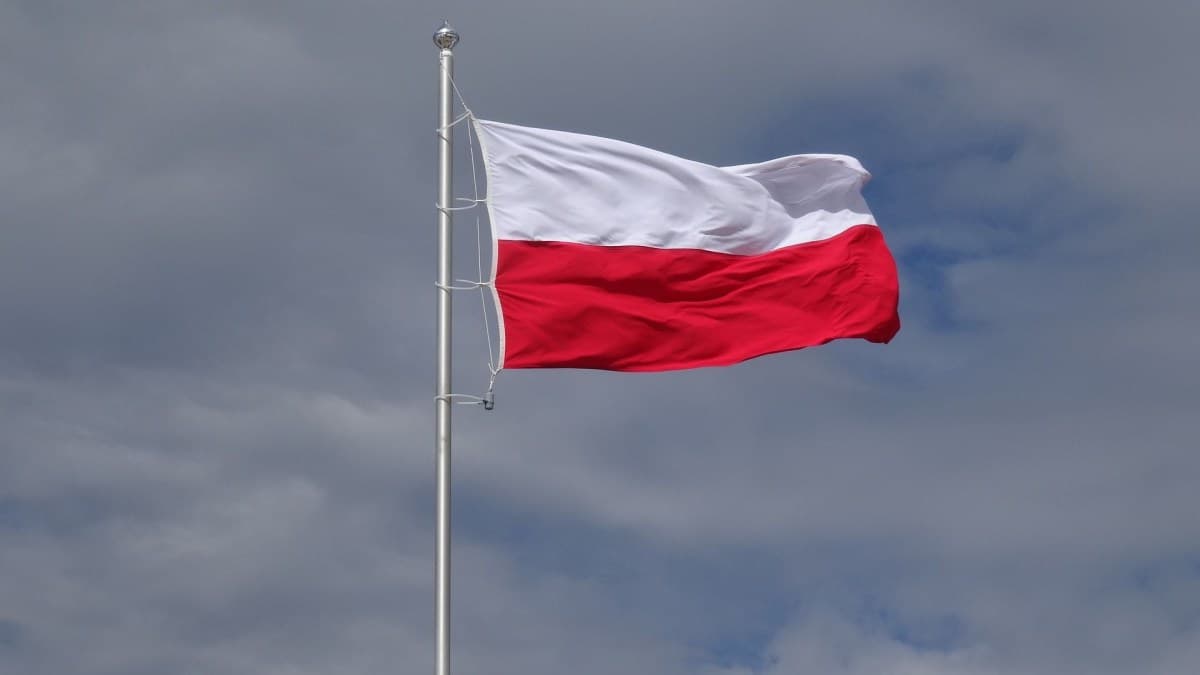 Polônia ativa sistemas de defesa em resposta a ataques russos