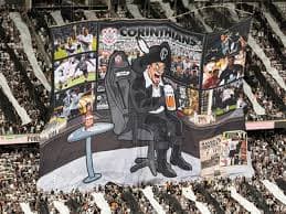 Torcida do Corinthians faz mosaico e provoca Santos na Arena