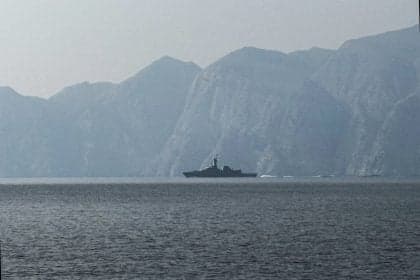 Trump inicia escolta naval em Ormuz; Irã promete retaliar