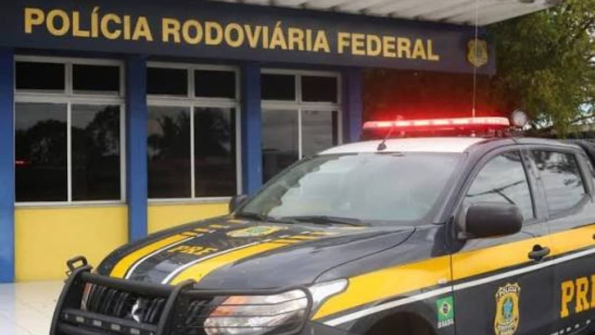 Homem embriagado rouba viatura da PRF e é detido em Itaitinga
