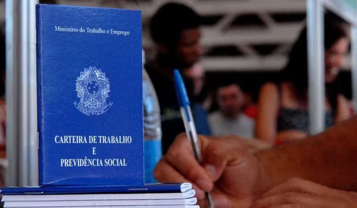 Desocupação atinge 5,2%, o menor índice para o terceiro trimestre desde 2012