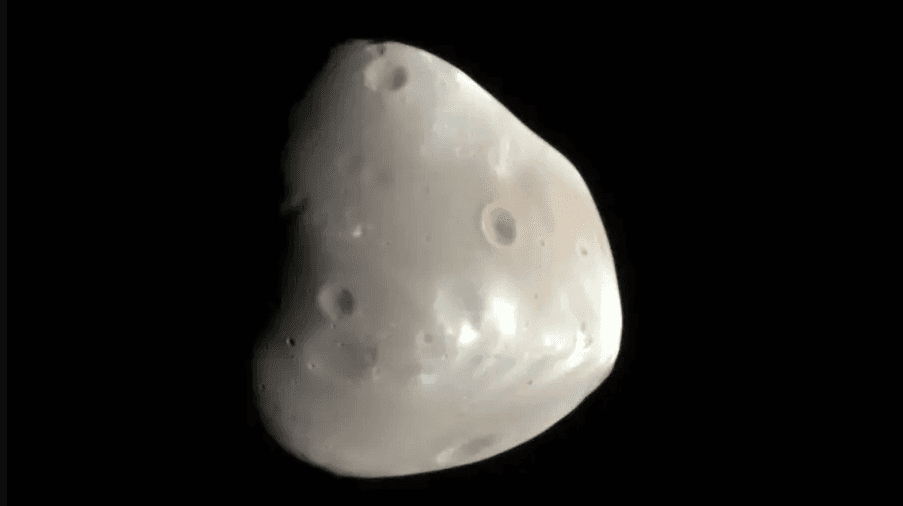 Estudo revela que asteroide moldou Deimos, lua de Marte