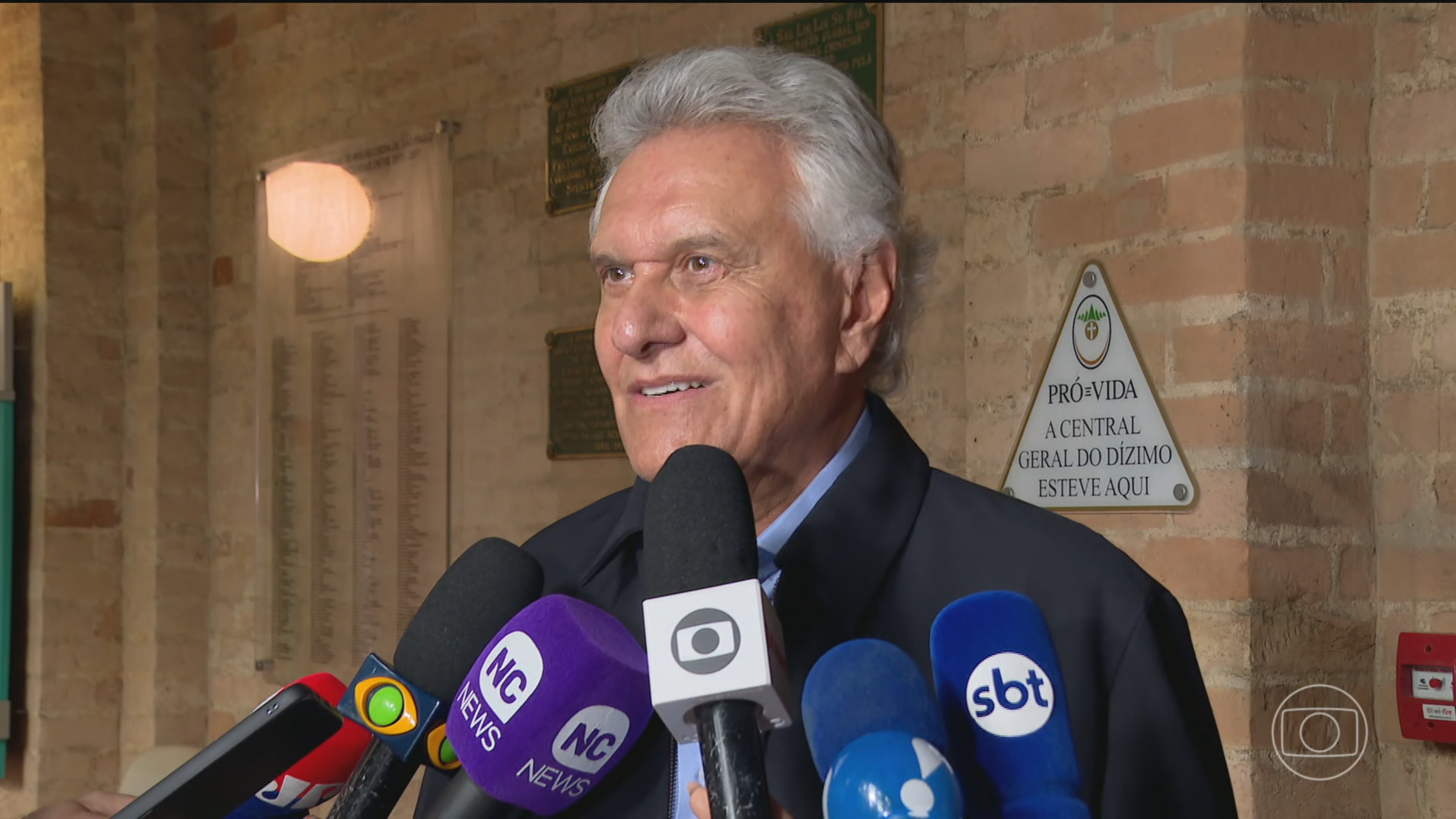 Caiado pede renúncia de Moraes por suspeitas de corrupção