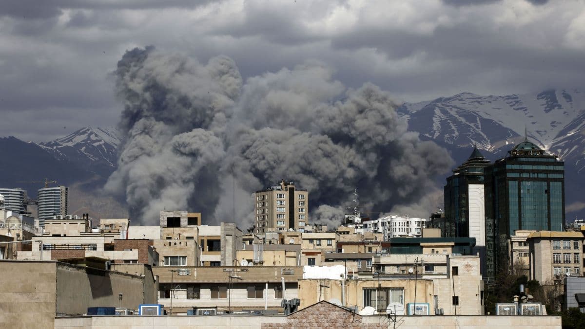 Irã Define Fim do Conflito, Desafiando Projeções Americanas