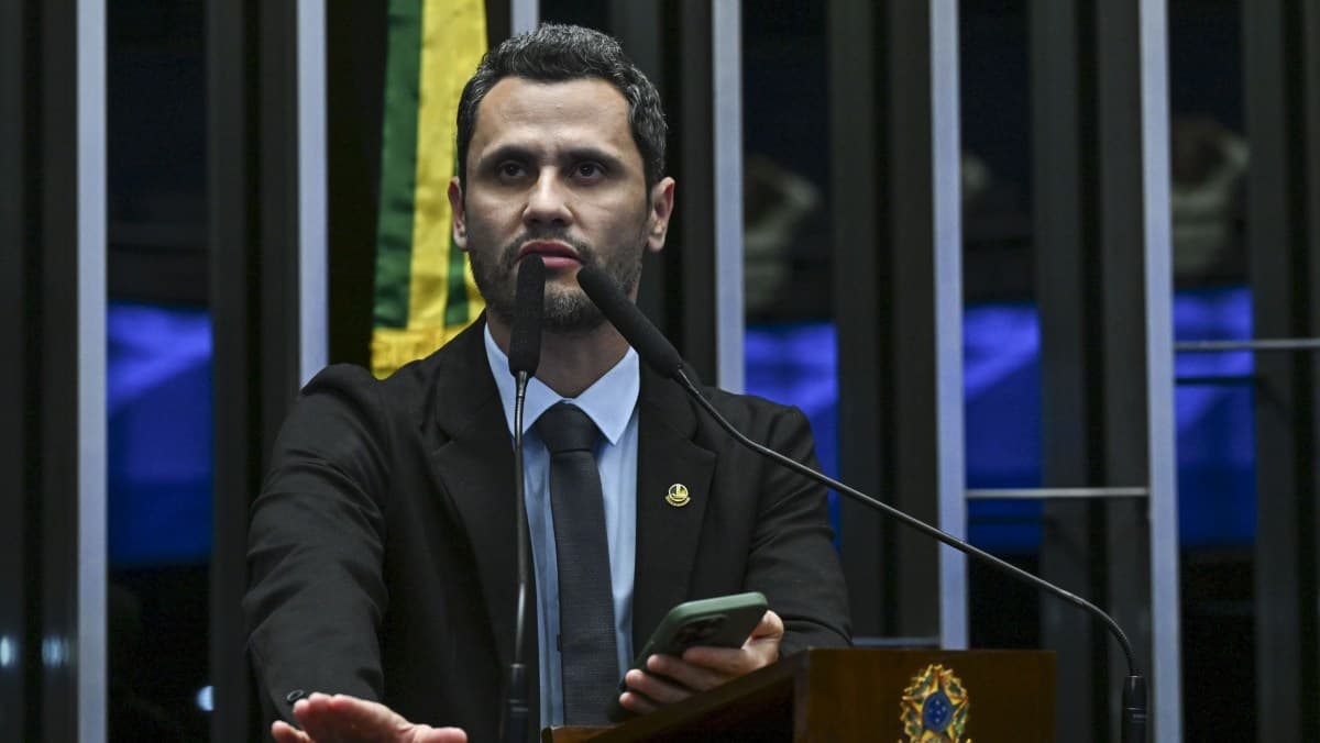Pesquisa aponta Cleitinho Azevedo em vantagem nas eleições para governador de Minas Gerais