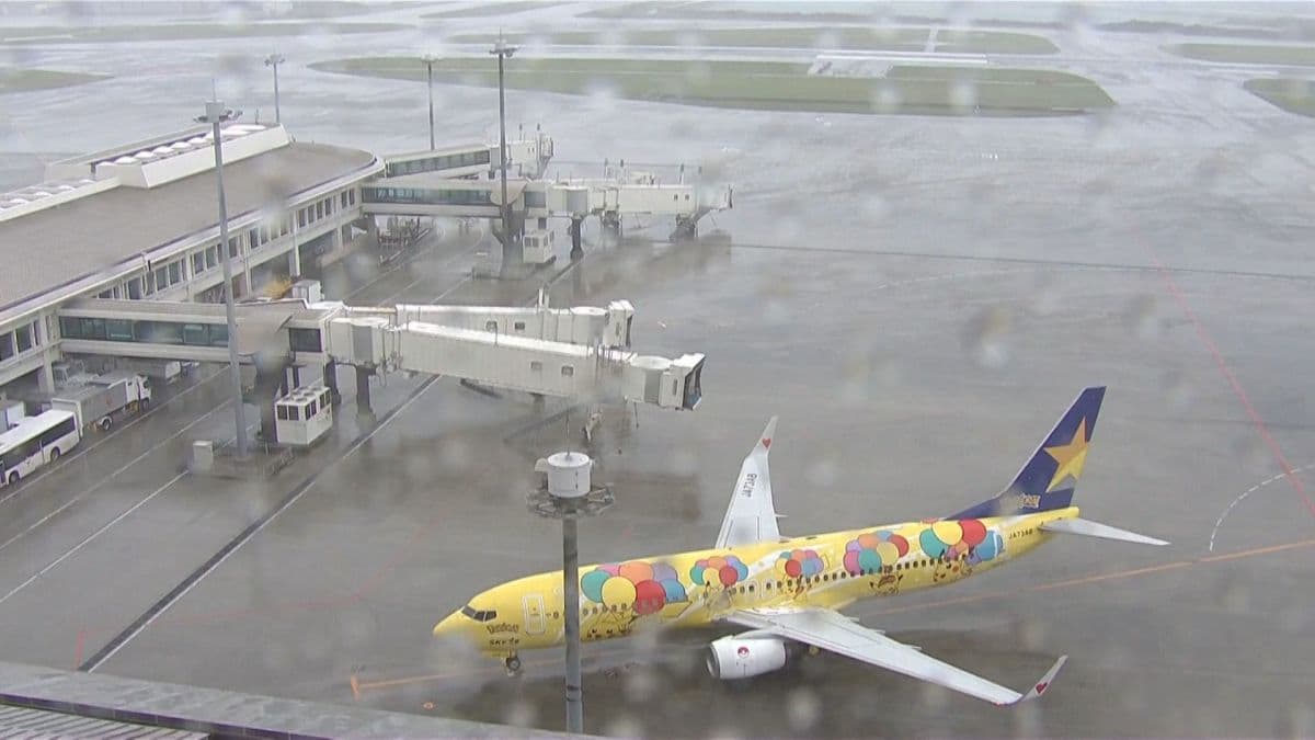 Tempestade tropical Jangmi fecha aeroporto em Okinawa