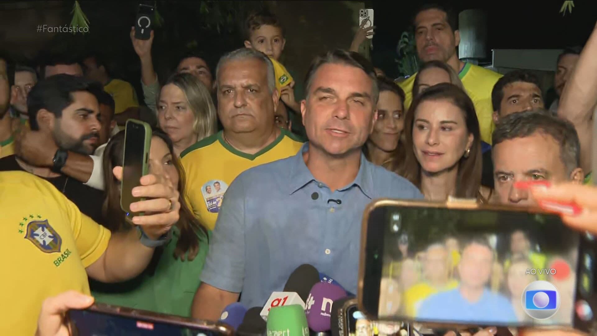 Flávio Bolsonaro comemora resultado do primeiro turno e destaca mudança no Brasil