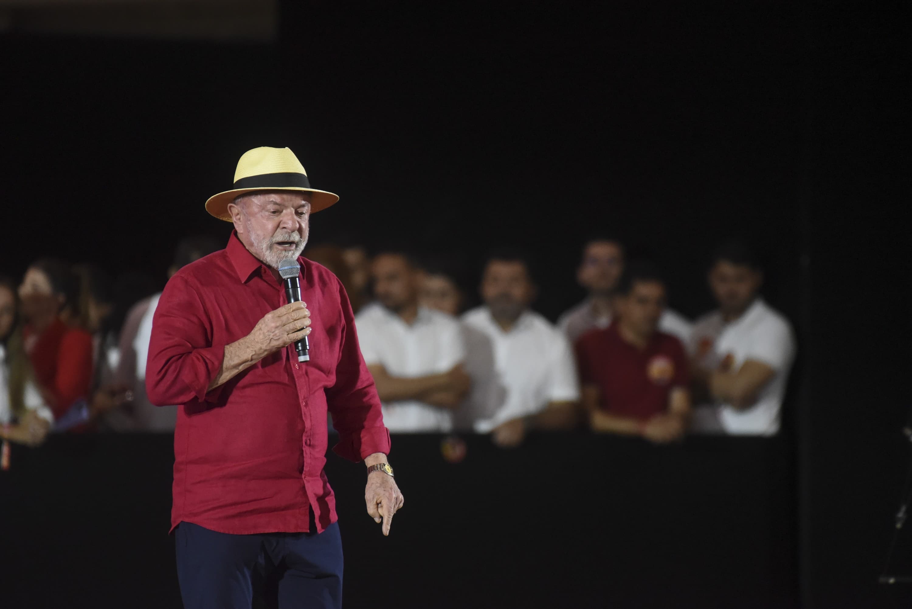 Lula confirma candidatura à reeleição em convenção nacional