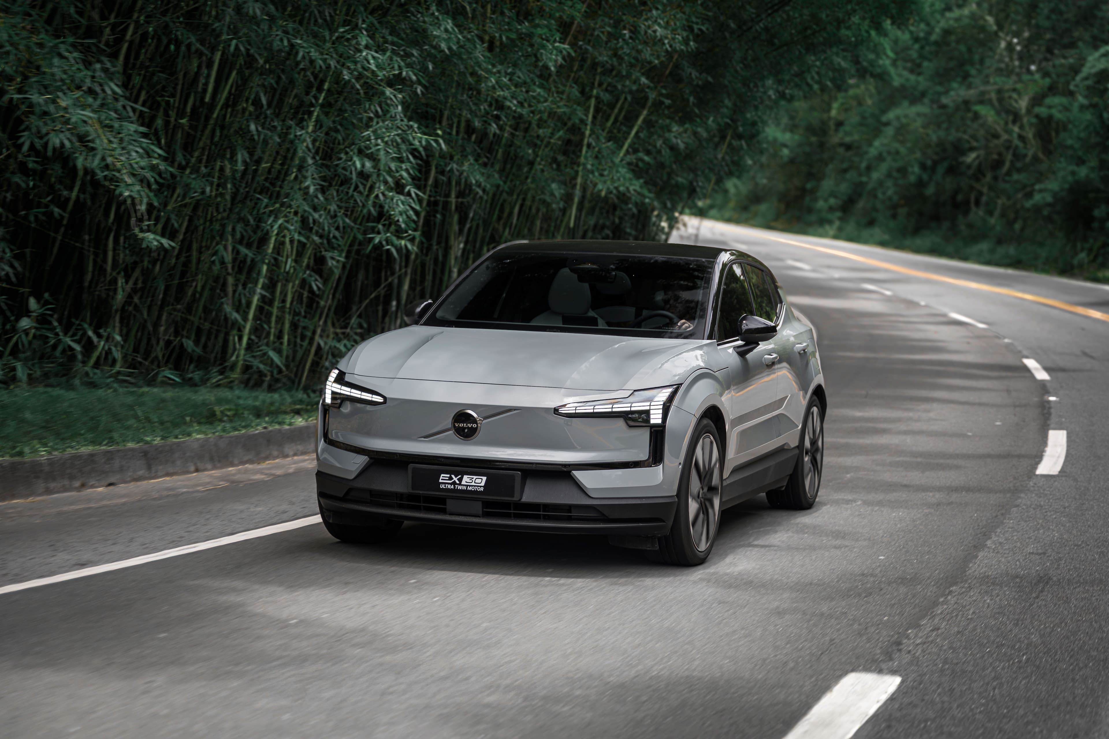 Volvo EX30 Ultra Twin Motor: Performance Acessível que Revoluciona o Mercado