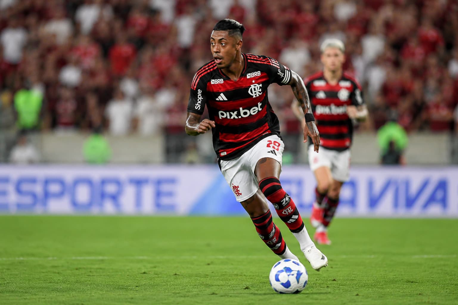 Flamengo avança à semifinal da Libertadores após empate dramático com Independiente del Valle
