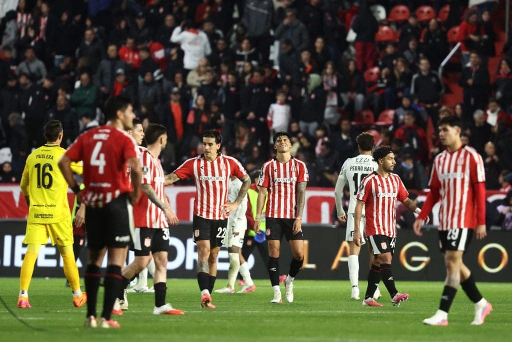 Estudiantes enfrenta crises físicas antes de semifinal da Libertadores contra Flamengo