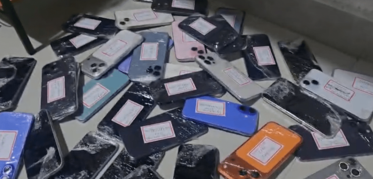 Polícia de SP realiza operação contra receptadores de celulares roubados