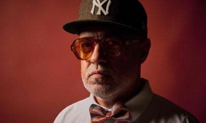 Renan Inquérito supera câncer e lança álbum autobiográfico