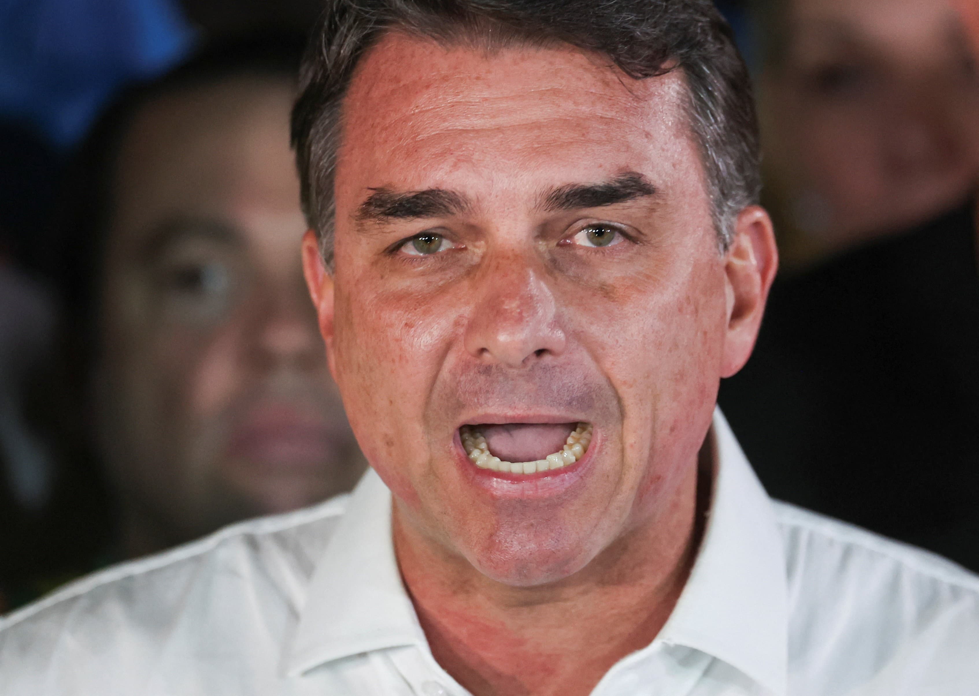 STF esclarece que não há mandado de busca contra Flávio Bolsonaro