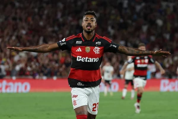 Flamengo goleia o Mirassol e aumenta pressão sobre o Palmeiras na briga pelo Brasileirão