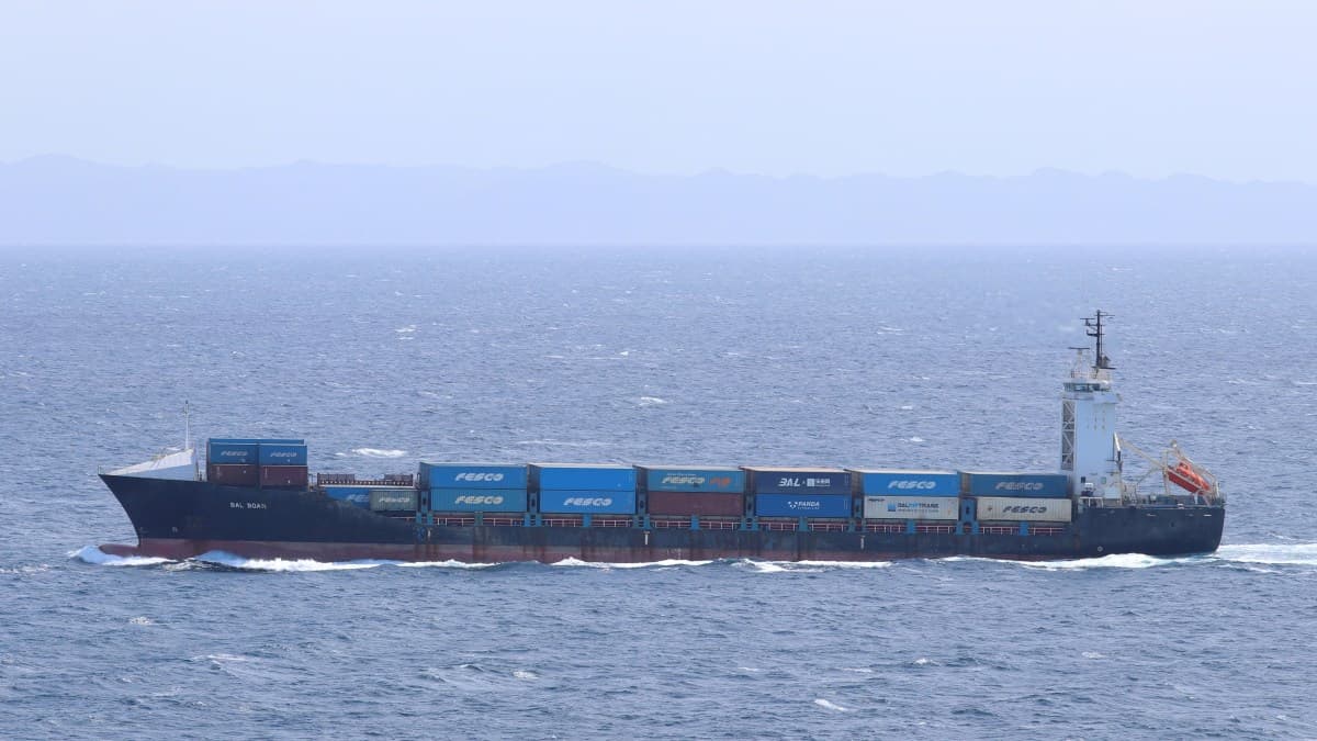 EUA neutralizam navio panamenho que desrespeitou bloqueio ao Irã