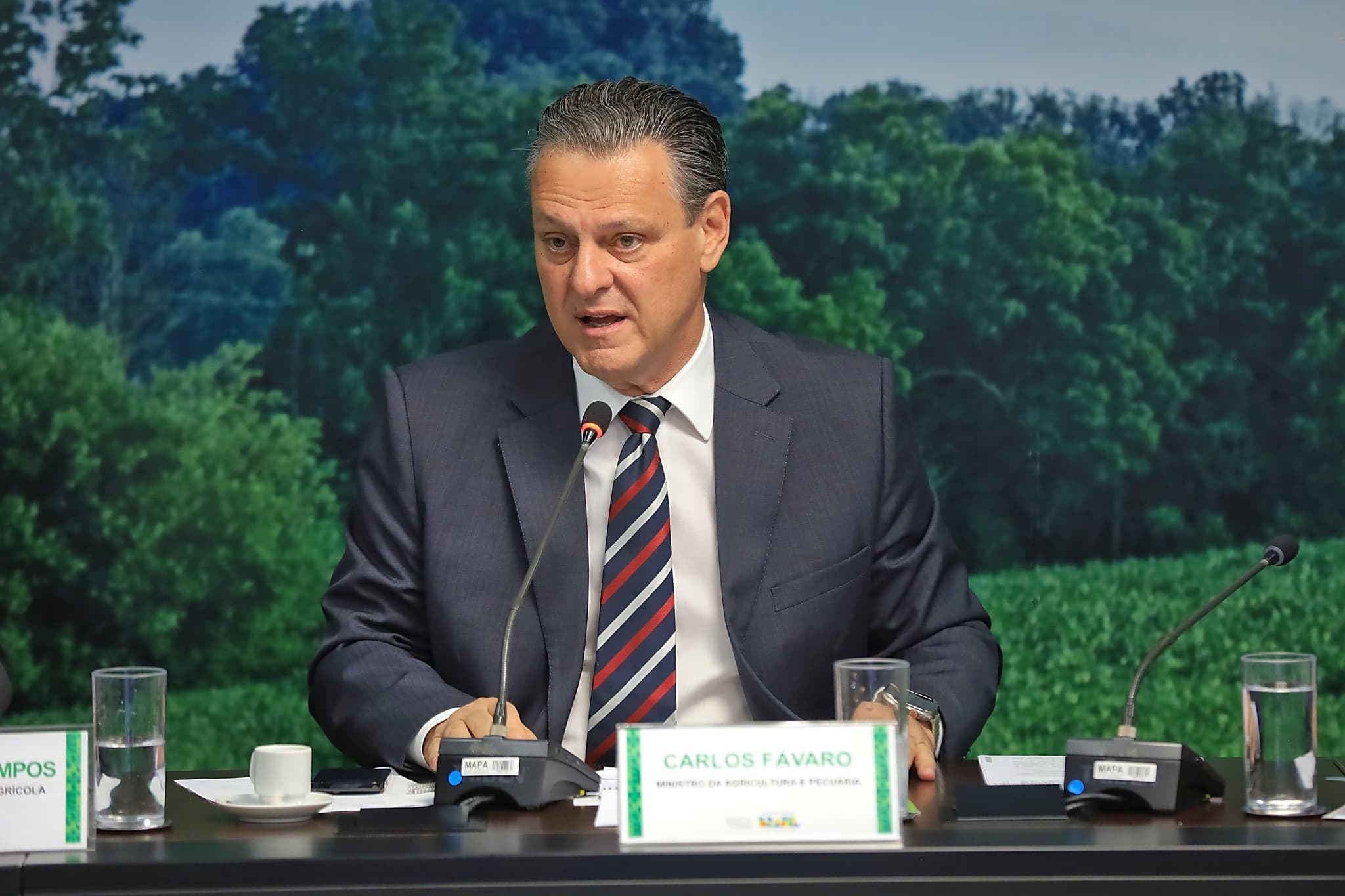 Luiz Inácio Lula da Silva exonera Carlos Fávaro do Ministério da Agricultura