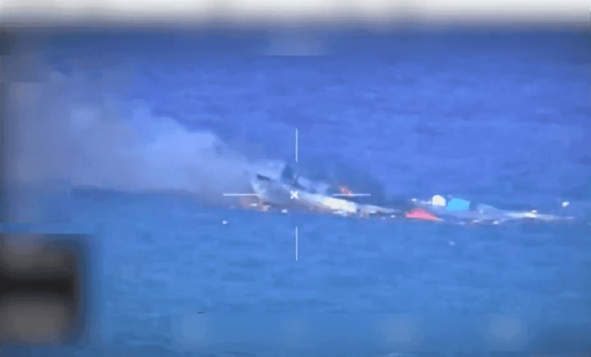 EUA destroem navio de tráfico de drogas no Pacífico