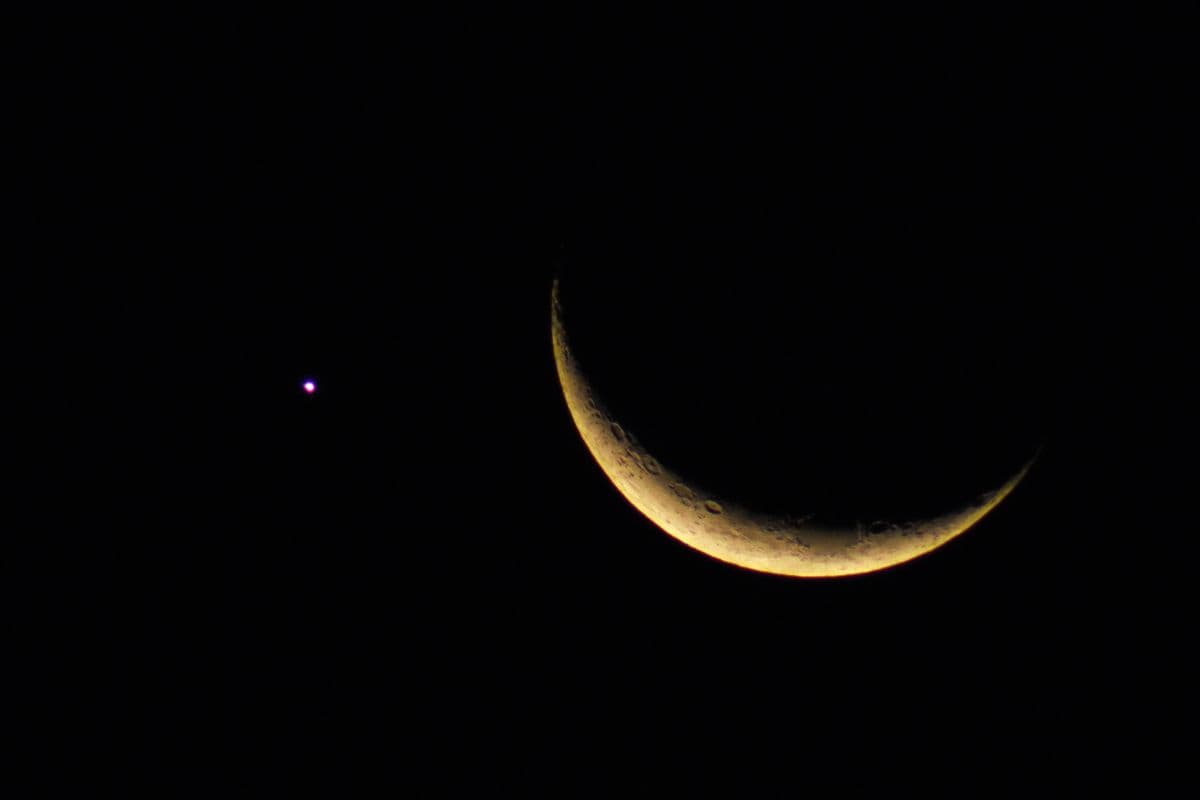 Lua e Vênus se encontram em espetáculo celeste brilhante