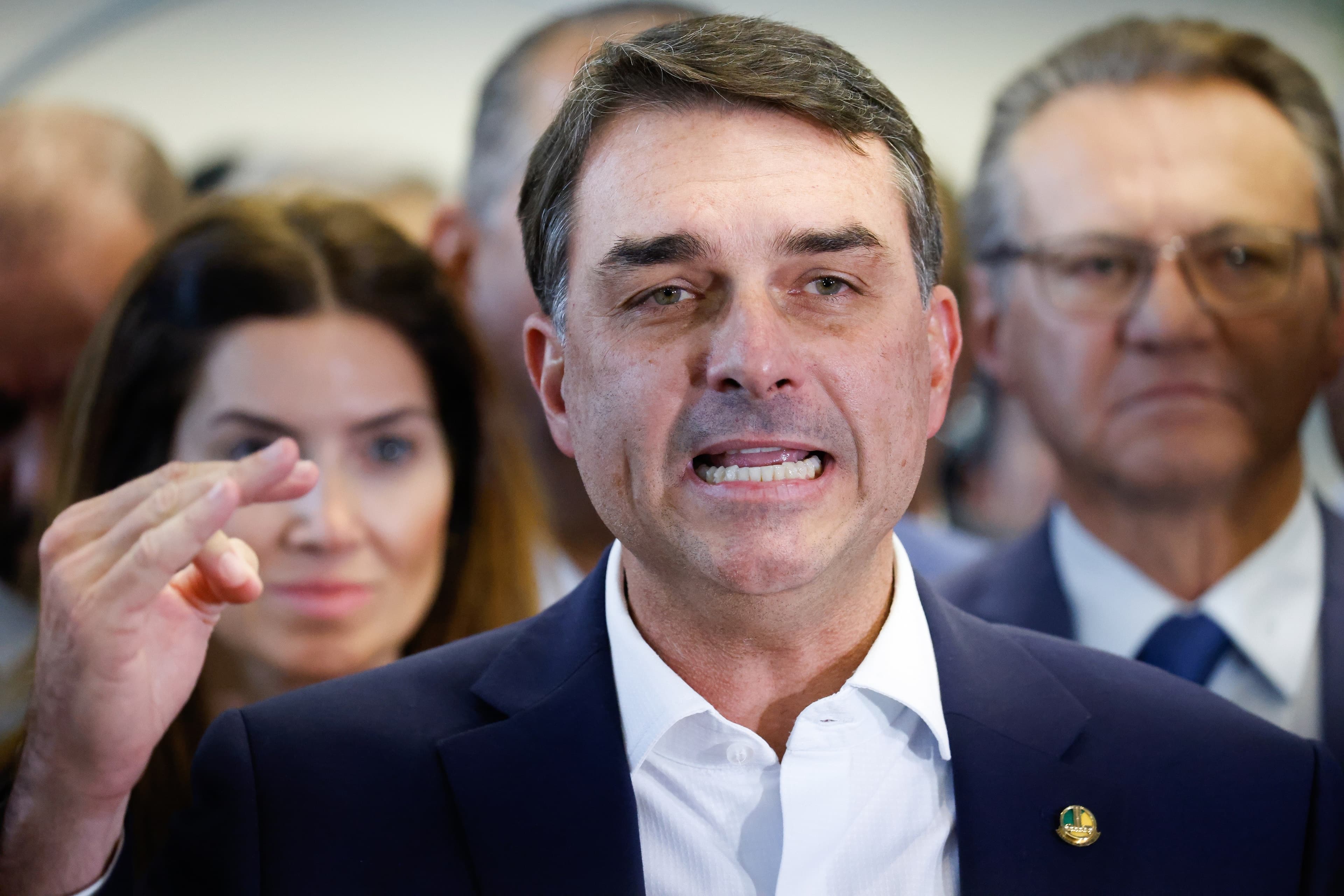 Marcellão deixa coordenação da comunicação da campanha de Flávio Bolsonaro