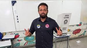 Ney Santos é eleito deputado enquanto enfrenta acusações de lavagem de dinheiro