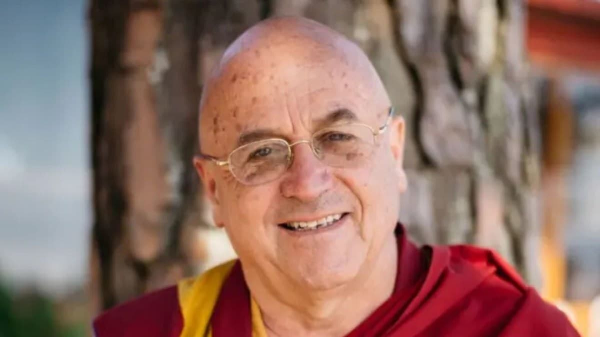 Monge Matthieu Ricard defende abandono de emoções negativas para bem-estar