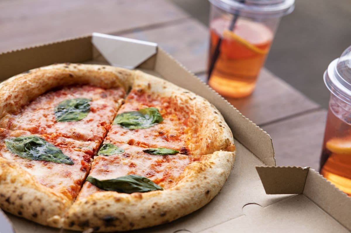 Seara e Ambev lançam combo de pizzas e Guaraná Antarctica