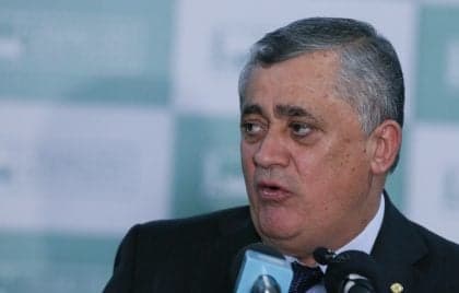 Lula se prepara para eleição desafiadora com foco no centro político