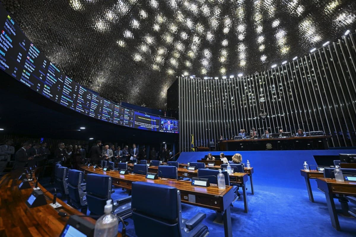 Governo busca acelerar votação da PEC do fim da 6x1 antes do segundo turno
