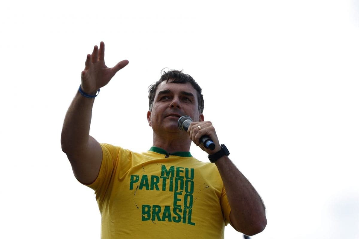 TSE decide por 3 votos a 1 pela remoção de publicações sobre Flávio Bolsonaro