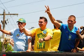 Flavio Bolsonaro Adriano: Vitórias Surpreendentes em Áreas de Conflito no Rio