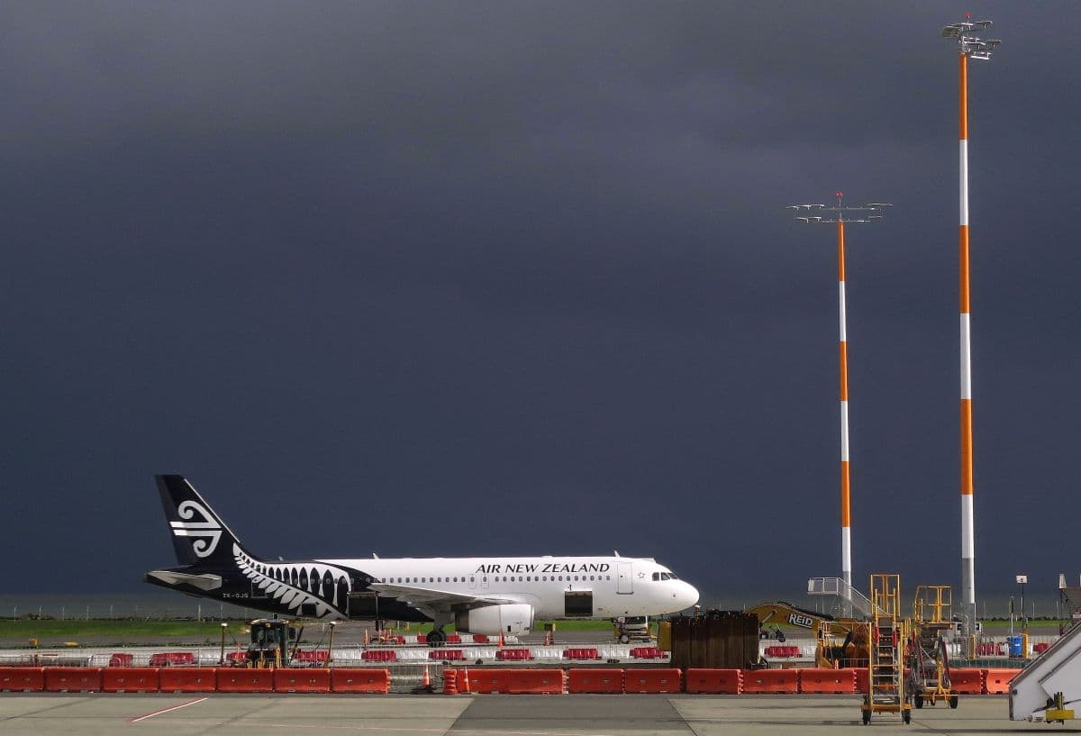 Incêndio no Aeroporto de Wellington causa desvios de voos
