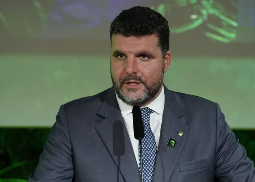 Congresso derruba veto e transfere para o Ministério da Agricultura poder de decisão sobre agrotóxicos