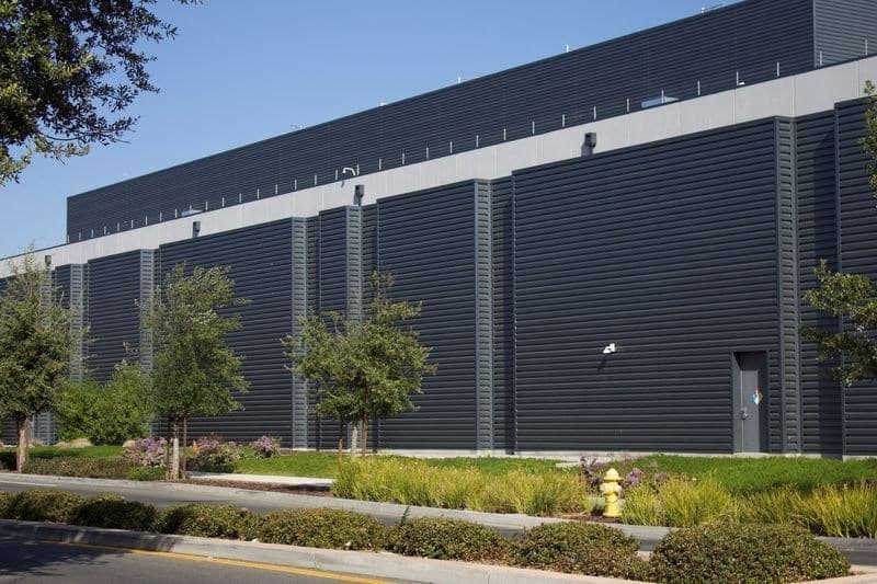Moradores de San Jose exigem transparência sobre data centers