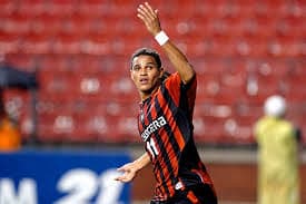 Athletico-PR x EC Vitória: A Celeste e o Herói do Passado
