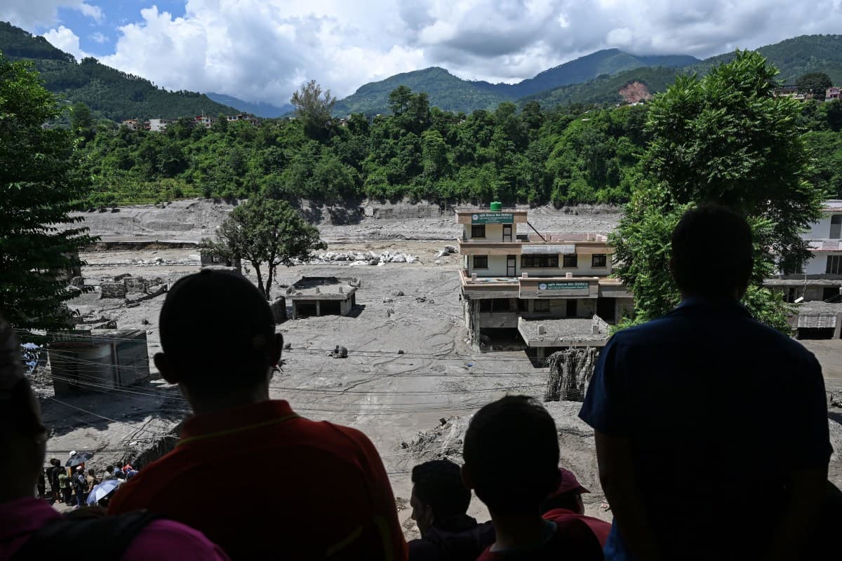 Inundações no Nepal e China deixam 750 mortos e 3 mil desaparecidos