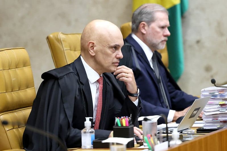 Moraes acirra crise no STF ao usar relatório da PF contra Mendonça