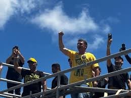 Ministro Flávio Dino responde a acusações de Flávio Bolsonaro