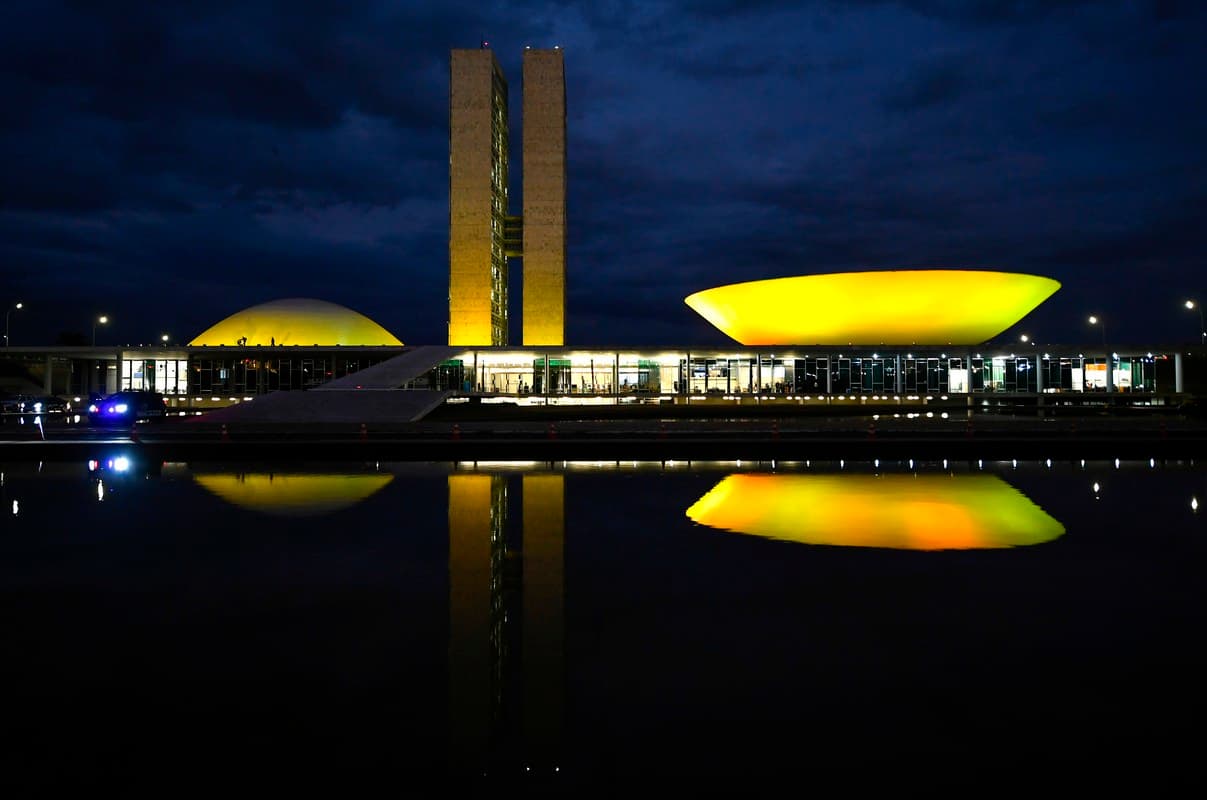 Novos Deputados e Senadores Enfrentarão Desafios Econômicos em 2027