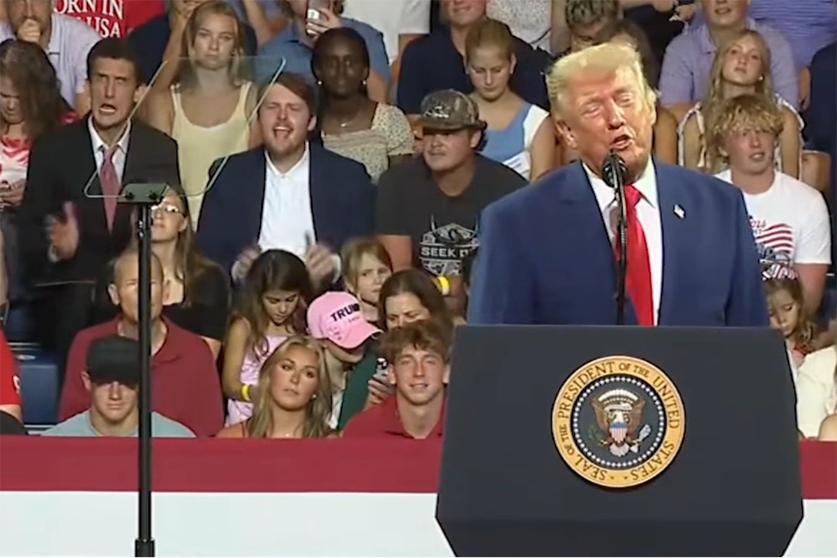 Trump enfrenta ação judicial por novas tarifas sobre o Brasil