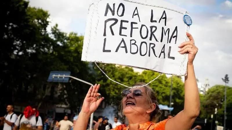 Argentina aprova reforma trabalhista controversa sob críticas