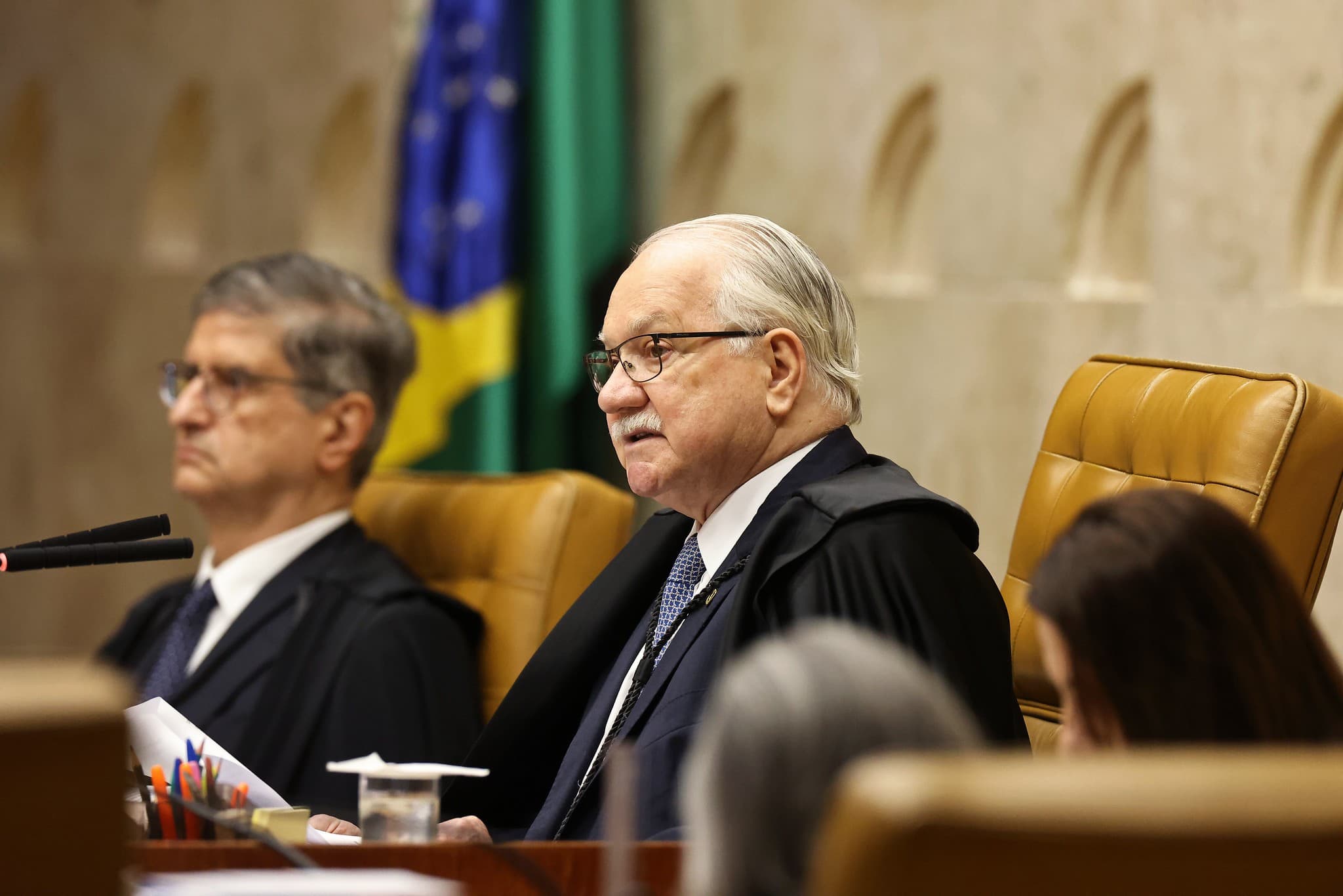 STF Avalia Sessão Tensa e Identifica Enfraquecimento do Tribunal